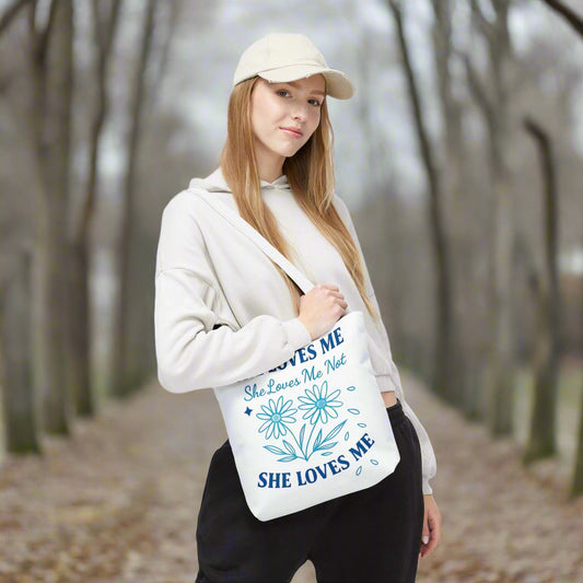 she loves me tote bag